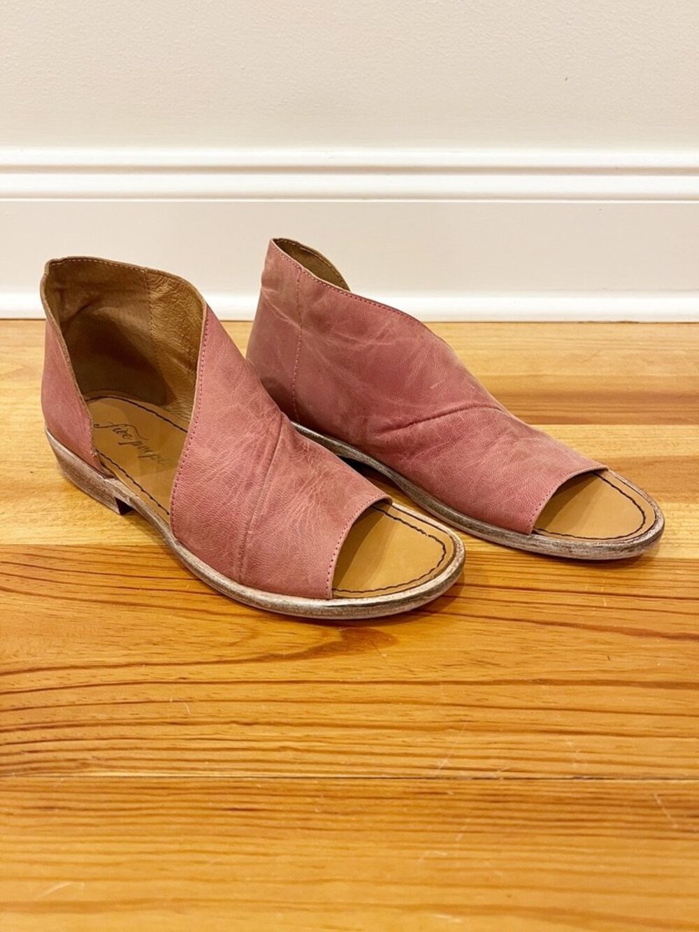 Free People Mont Blanc Sandals 38 Red Leather Vintage Inspired Boho Side Cutouts